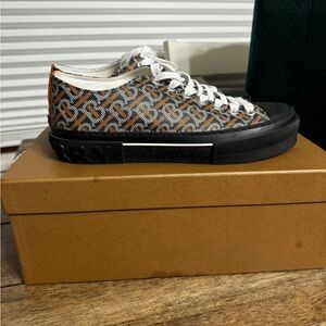 burberry monogram pattern low top (black orange canvas)